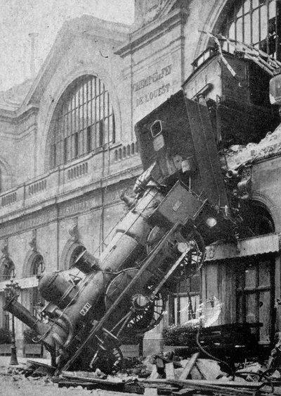 10月25日にパリのモンパルナス駅で発生した事故について 作： Unknown artist