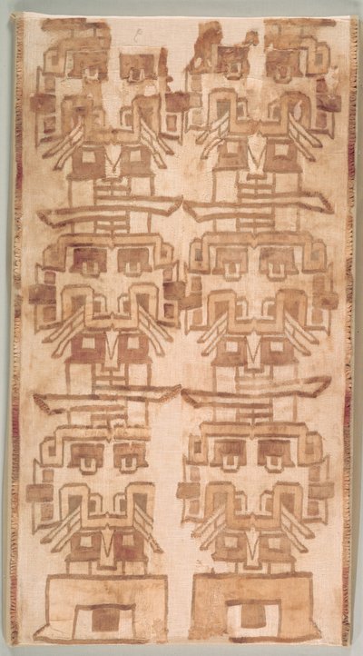牙のある頭を持つ 2 つの織物片 作： Unknown artist