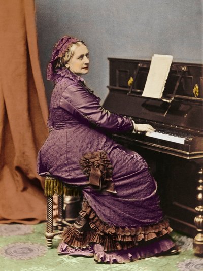 ドイツのピアニスト・作曲家、クララ・シューマン（1819～1896）のピアノ - Portrait of Clara Schumann (1819-1896), German pianist and composer, with wife of Robert Schumann. 作： Unknown photographer