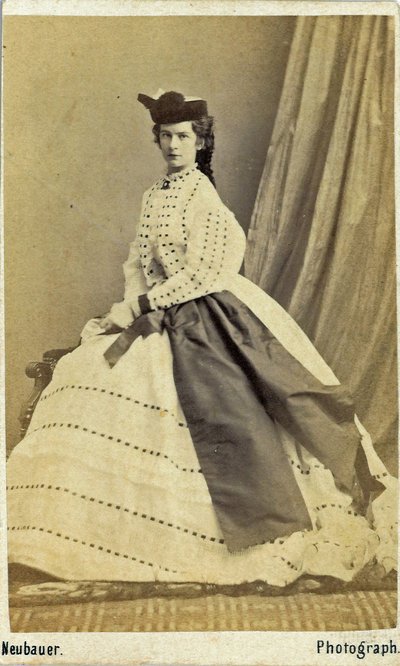 エリザベート（オーストリア皇后、ハンガリー王妃）（1837年12月24日～1898年9月10日）（写真 作： Unknown photographer