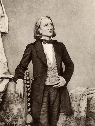 フランツ（フェレンツ）・リスト（1811-1886） ハンガリーのピアニスト、作曲家（モノクロ写真） 作： Unknown photographer