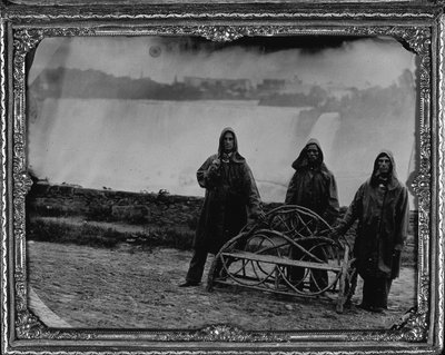 ナイアガラフォールズでの集団肖像画、1855年頃（全プレートアンブロティ） 作： Unknown photographer