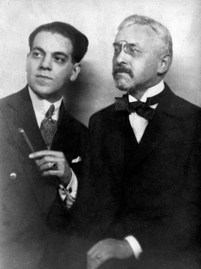 ハイター・ヴィラ＝ロボス（1887-1959）、ブラジルの作曲家、フランスの作曲家フローラン・シュミット（1870-1958）と共演。 作： Unknown photographer