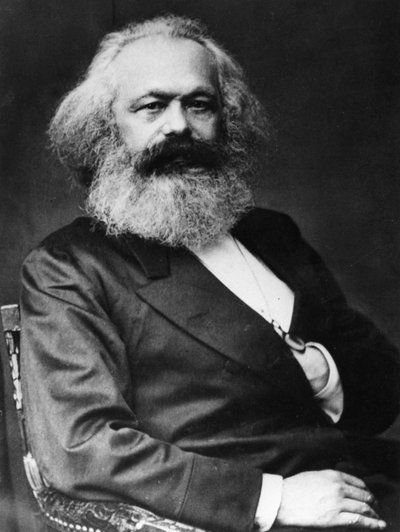 カール・マルクス（1818-1893）：ドイツの社会主義理論家、革命家 作： Unknown photographer
