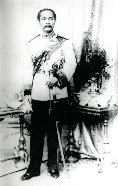 1880年頃のチュラロンコーン国王（モノクロ写真 作： Unknown photographer