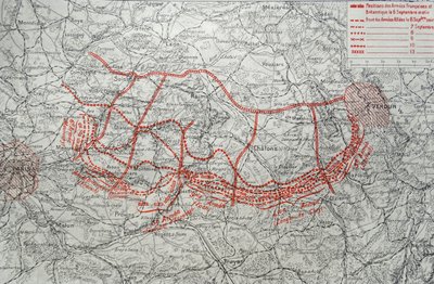 ドイツ軍のフランス進出を描いた地図 作： Unknown photographer