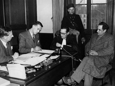 マルセル・プティオと弁護士のルネ・フロリオ、プティオ事件、1946年頃（モノクロ写真） 作： 未知の写真家