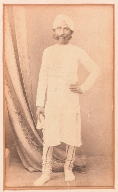 1857年頃、ラクナウ包囲戦でトーマス・カヴァナの回避を支援したインド人、カノウジ・ラル嬢 作： Unknown photographer