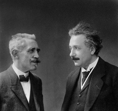 Paul Langevin and Albert Einstein   1462247   ja       japanese Successfully Translated  Original: Inside of Castle Gate, Taunton, Somerset Translat: Inside of Castle Gate, Taunton, Somerset 1435335 ja japanese Successfully Translated Original: A Notch, or 作： Unknown photographer