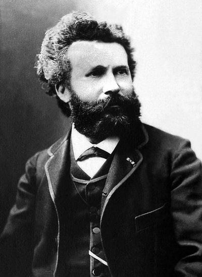 フランスの天文学者・科学ジャーナリスト、カミーユ・フラマリオン（1842-1925）の肖像。 作： Unknown photographer