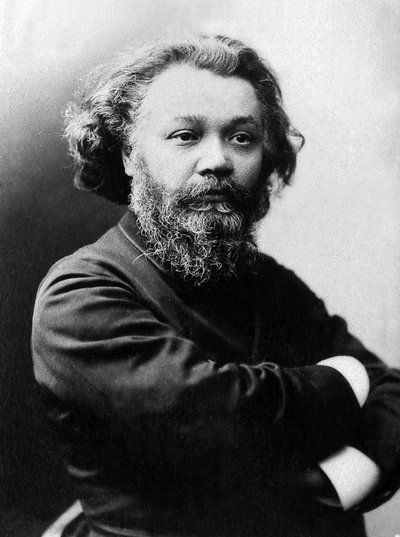 フランスの詩人・政治家であるクロヴィス・ユーグ（1851-1907）の肖像。 作： Unknown photographer