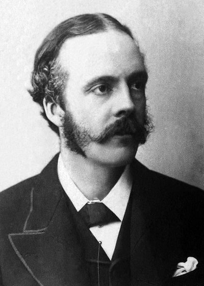 イギリスの政治家、アーサー・ジェームズ・バルフォア卿（1848-1930）の肖像。 作： Unknown photographer