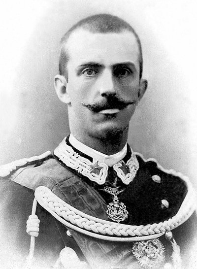 1900年から1946年に退位するまでイタリア国王であったヴィクトル・エマニュエル3世（Victor-Emmanuel）（Vittorio Emanuele）（1869-1947）の肖像。 作： Unknown photographer