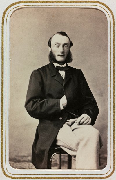 男性の肖像、カルト・ド・ヴィジット。裏には "Robert Ditzinger (1826-1891) "とある。 作： Unknown photographer
