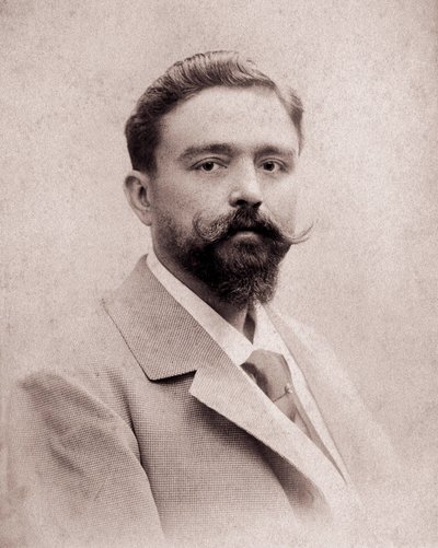 作曲家・ピアニストのアイザック・アルベニス（1860-1909）の35歳の時の肖像。1895年の写真。マドリード。アルベニス財団。 作： Unknown photographer