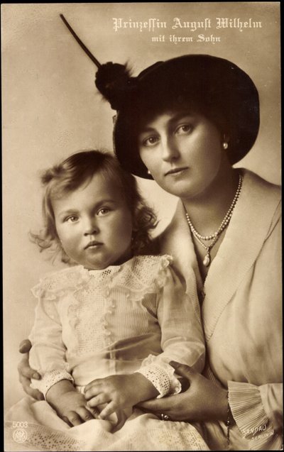 アウグスト・ヴィルヘルム王女と息子、NPG 5003 作： Unknown photographer