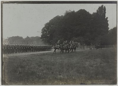 7月14日のレヴュー、サン・シール校のパレード、パリ、1900年頃（モノクロ写真） 作： 未知の写真家