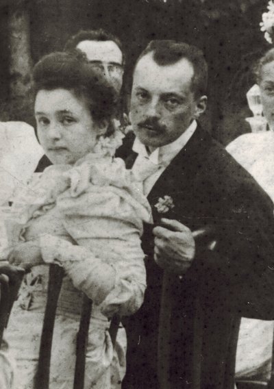 ウラジーミル・ドミトリーヴィチ・ナボコフ（1870-1922）とエレーナ・イワーノヴナ・ルカーヴィシニコヴァ（1876-1939）、匿名。写真 作： Unknown photographer