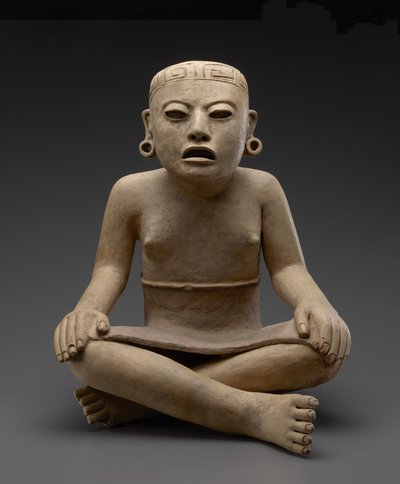 着席女性、西暦600〜900年（陶器および多色顔料） 作： Veracruz Gulf Coast Civilisation