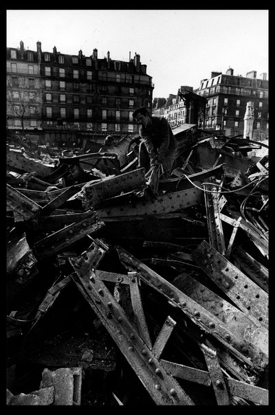 1971年8月、パリの中央市場の解体（モノクロ写真 作： Victor Baltard
