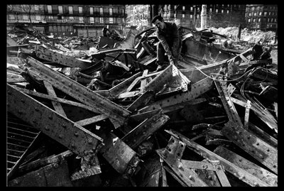 1971年8月、パリの中央市場の解体（モノクロ写真 作： Victor Baltard