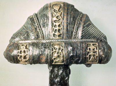 刻印装飾を施した刀の柄の詳細（真鍮と鉄） 作： Viking