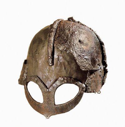 ノルウェーのリンガリケで発見されたヴァイキングのヘルメット「Gjermundbu 作： Viking Viking