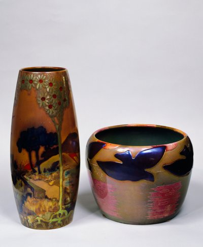 ズソルネイ・ヴィルモス(1828-1900)作 風景と鳥を描いた花器(ハンガリー)ハンガリー、20世紀 作： Vilmos Zsolnay