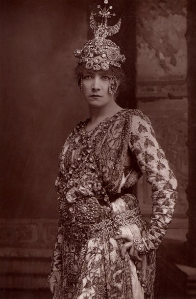 "サラ・ベルナール（1844-1923）"ことアンリエット・ロジーヌ・ベルナール（ウッドベリー・タイプ） 作： W. and D. (after) Downey
