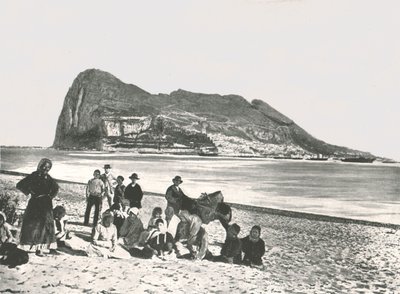 海からの岩の眺め、ジブラルタル、1895年。 作： W and S Ltd