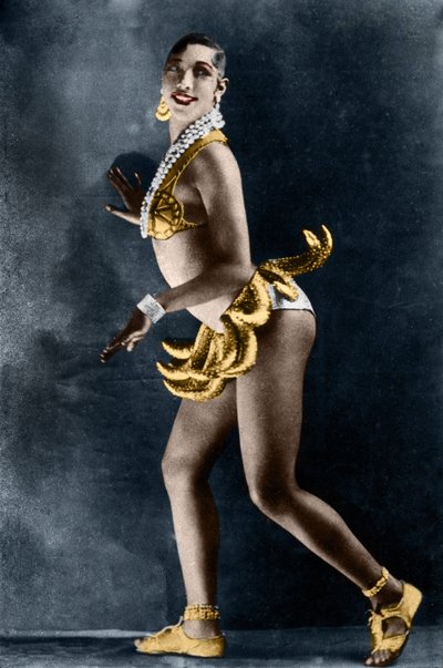 ジョセフィン・ベイカー (1906-1975)、1925 年、シャンゼリゼ劇場 (シャンゼリゼ) のレヴュー・ネグレでバナナベルトを着用。 Lucien Walery (1863-1935) による写真。 作： Walery