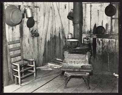 アラバマ州マウンドヴィル近郊のテナント・ファーマーズ・キッチン 作： Walker Evans