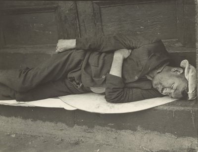 ニューヨーク、サウス・ストリート 作： Walker Evans