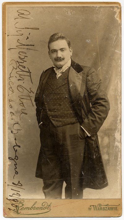 オペラ歌手のエンリコ・カルーソの肖像、1873～1921年、1900年代。 作： Warsaw. Photo studio Rembrandt