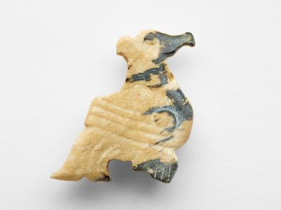 鳥の形をしたペンダント、紀元前1300年から1050年頃 作： Western Zhou Dynasty Chinese School