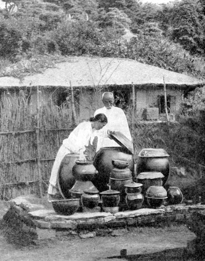 韓国の白装束の住人、1936年。 作： Wide World Photos
