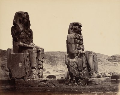 テーベのメムノンの巨像、1859年頃（写真）。 作： ヴィルヘルム・ハマーシュミット