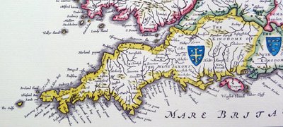 アングロサクソン王国の総称であるヘプタキーに由来するウェセックスとサセックスの盾 作： Willem Blaeu