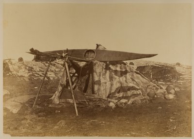 エスキモートゥペックまたはスキンテント、ブラッドフォードの「北極圏」からのプレート121、1873 作： William Bradford