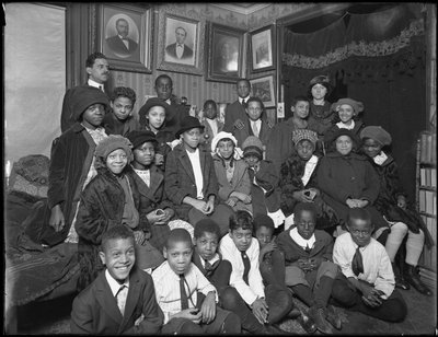ハリス夫人のクラスのグループの肖像、308 W. 148th Street、ニューヨーク市、1916年3月7日 作： William Davis Hassler