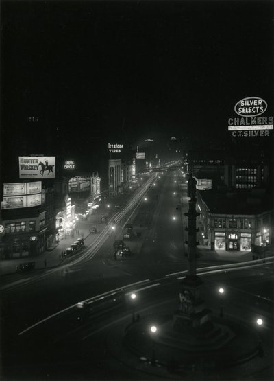 コロンバスサークルの夜景、1910〜21年頃 作： William Davis Hassler