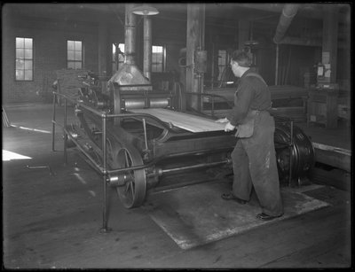 1916年4月3日、ニューヨークのオナイダにある、2平面プレーナーによる棺製造での使用を意図したランニングランバー 作： William Davis Hassler