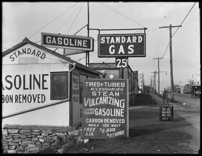 標準ガソリンスタンド、4589ブロードウェイ、ニューヨーク市、1917年5月2日 作： William Davis Hassler