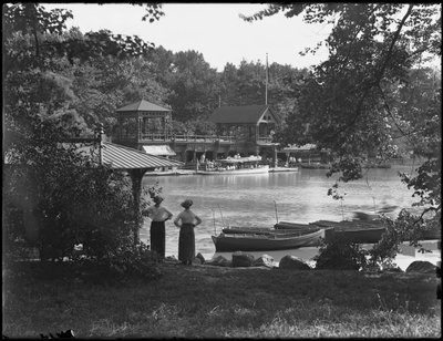 ボートハウス、セントラルパーク、ニューヨーク市、1914年7月19日 作： William Davis Hassler