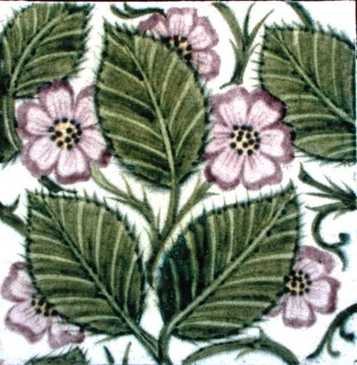 花柄タイル（陶器） 作： William de Morgan