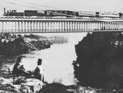ナイアガラに架かる最初の鉄道橋（モノクロ写真 作： William England