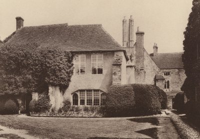 ウェスト・サセックス、アンバリー城にて（モノクロ写真） 作： William Galsworthy Davie