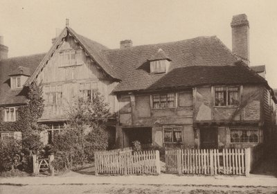 ケント州クランブルックにて（モノクロ写真） 作： William Galsworthy Davie