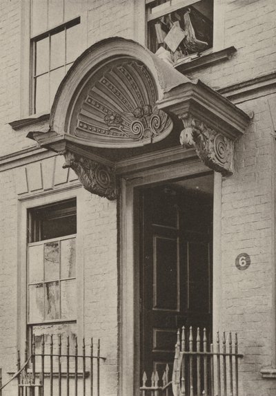 ブリストルのドアウェイ（モノクロ写真 作： William Galsworthy Davie