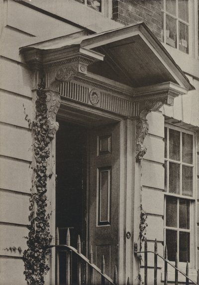 ウィンチェスター、キャッスルヒルのドアウェイ（モノクロ写真 作： William Galsworthy Davie